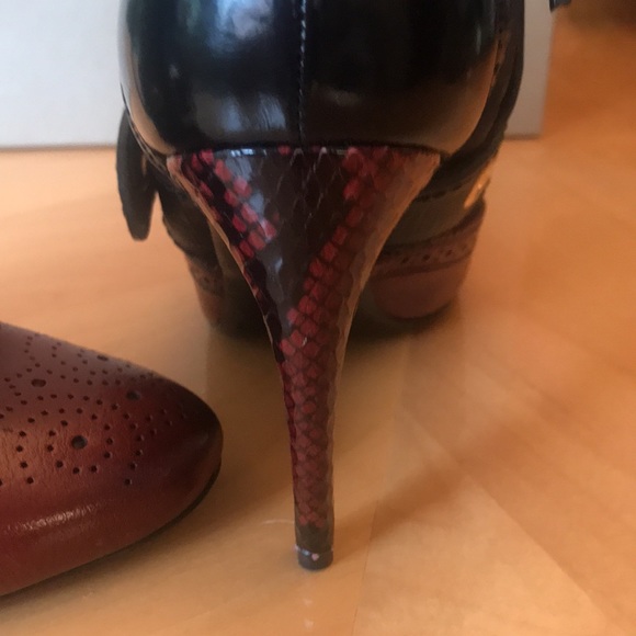 BURBERRY AUTHENTIC, SIZE 35.5 (5.5) high hill 4” - Picture 4 of 13